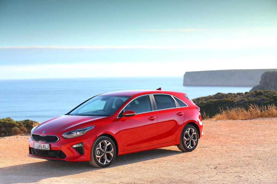  Kia Ceed 2018 года  (WW) (фото 33 из 40)